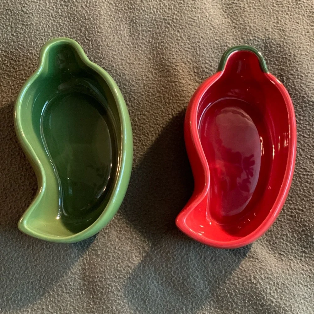 New Royal Norfolk red and green ceramic salsa dishes. Approx 4” x 7” x 2” - Picture 1 of 12
